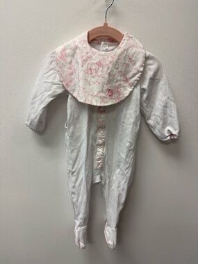 DIOR White Cotton Interlock and Satin with Pale Pink Toile de Jouy Print size 6M